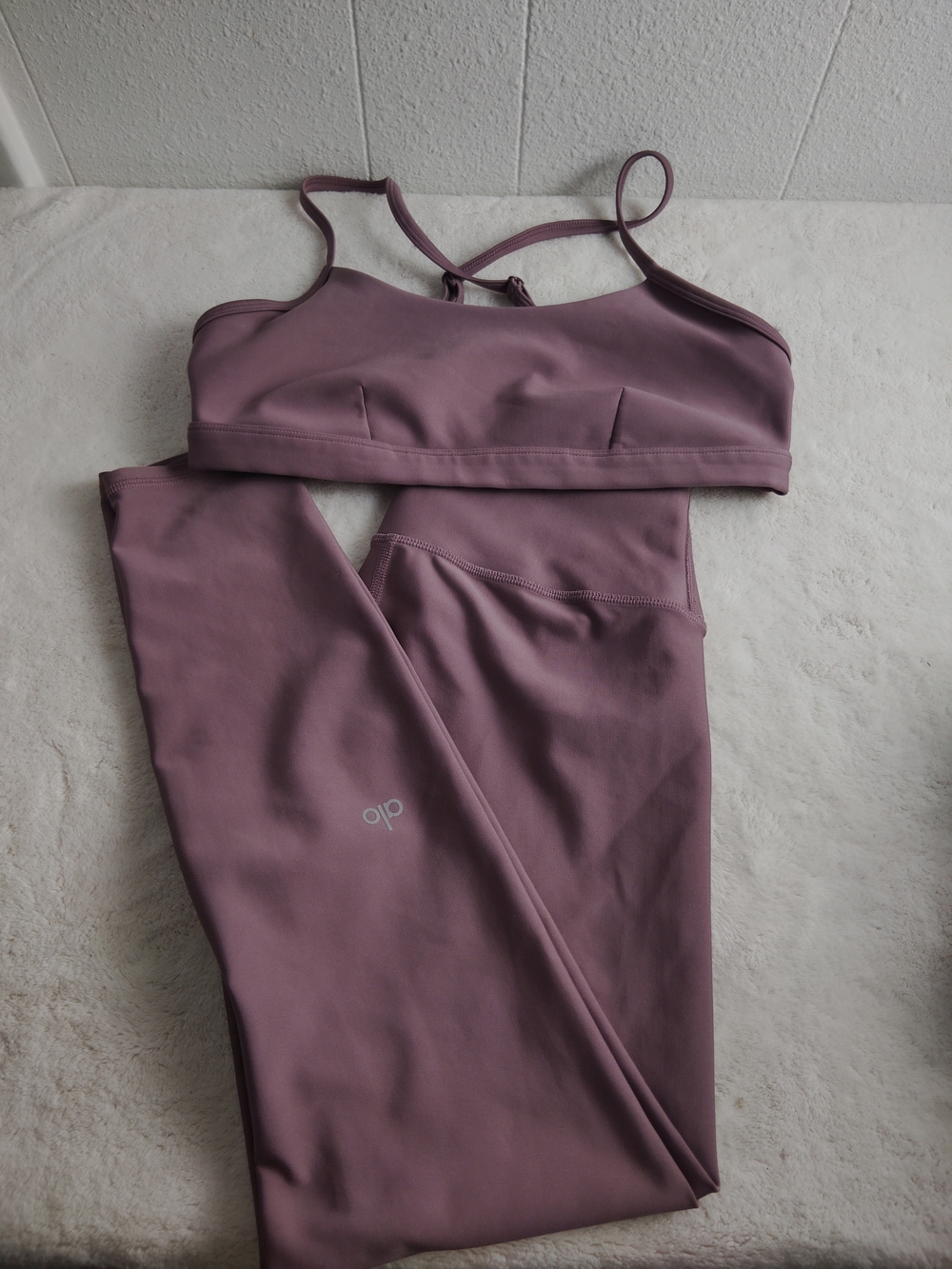 ALO Yoga Dusty Mauve Strappy Sports Bra & Leggings Set 25" Sz Medium Like New